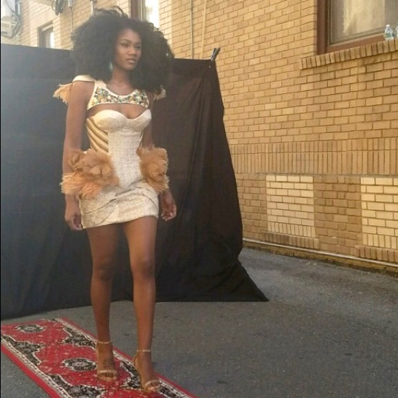 Meet your Posher, Jackie Bleu - Picture 2 of 8